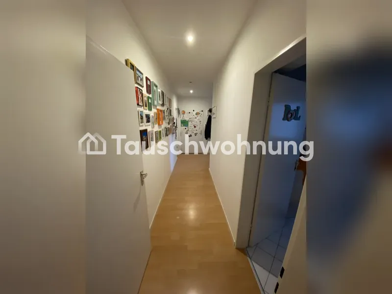 Tauschwohnung: Dachgeschosswohnung, sehr hell in kleinem Mehrfamilienhaus — photo 1